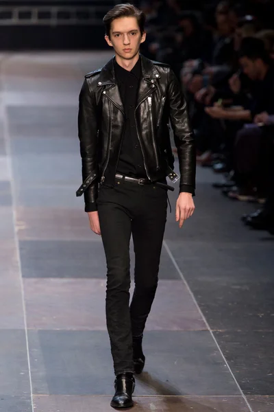 Look 25